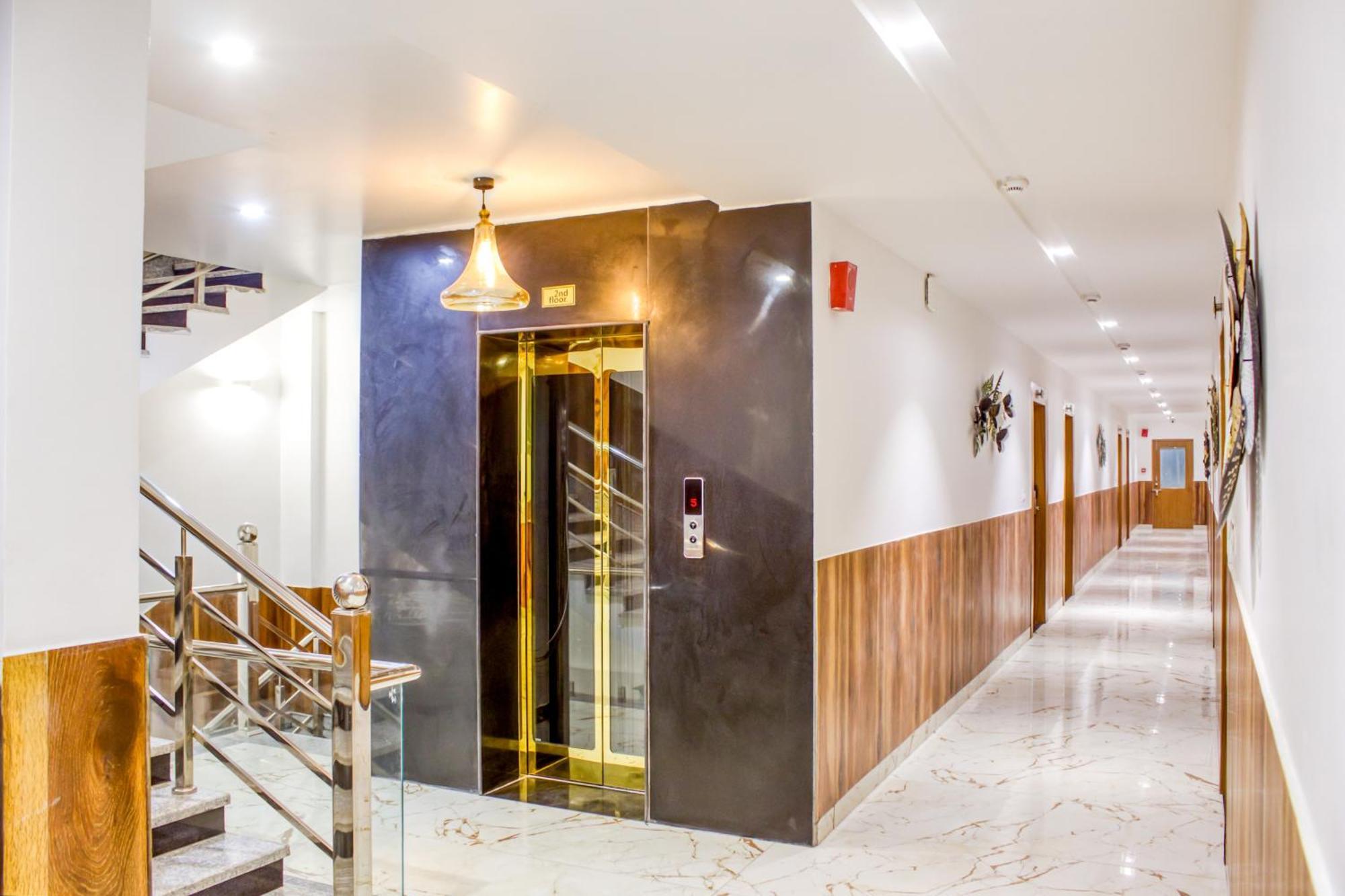 Zip By Spree Hotels Grand Legacy Prime Dehradun Esterno foto