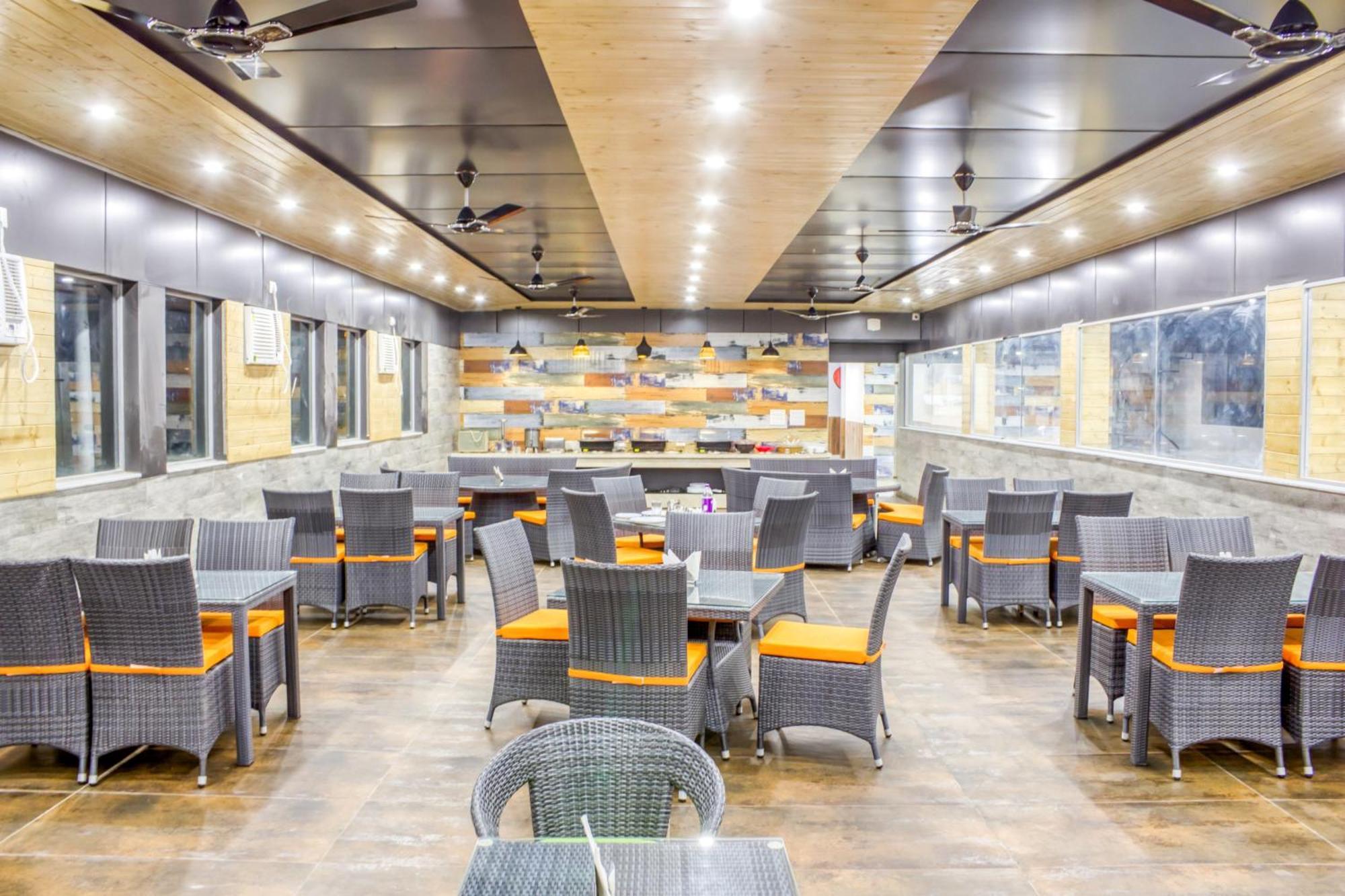 Zip By Spree Hotels Grand Legacy Prime Dehradun Esterno foto
