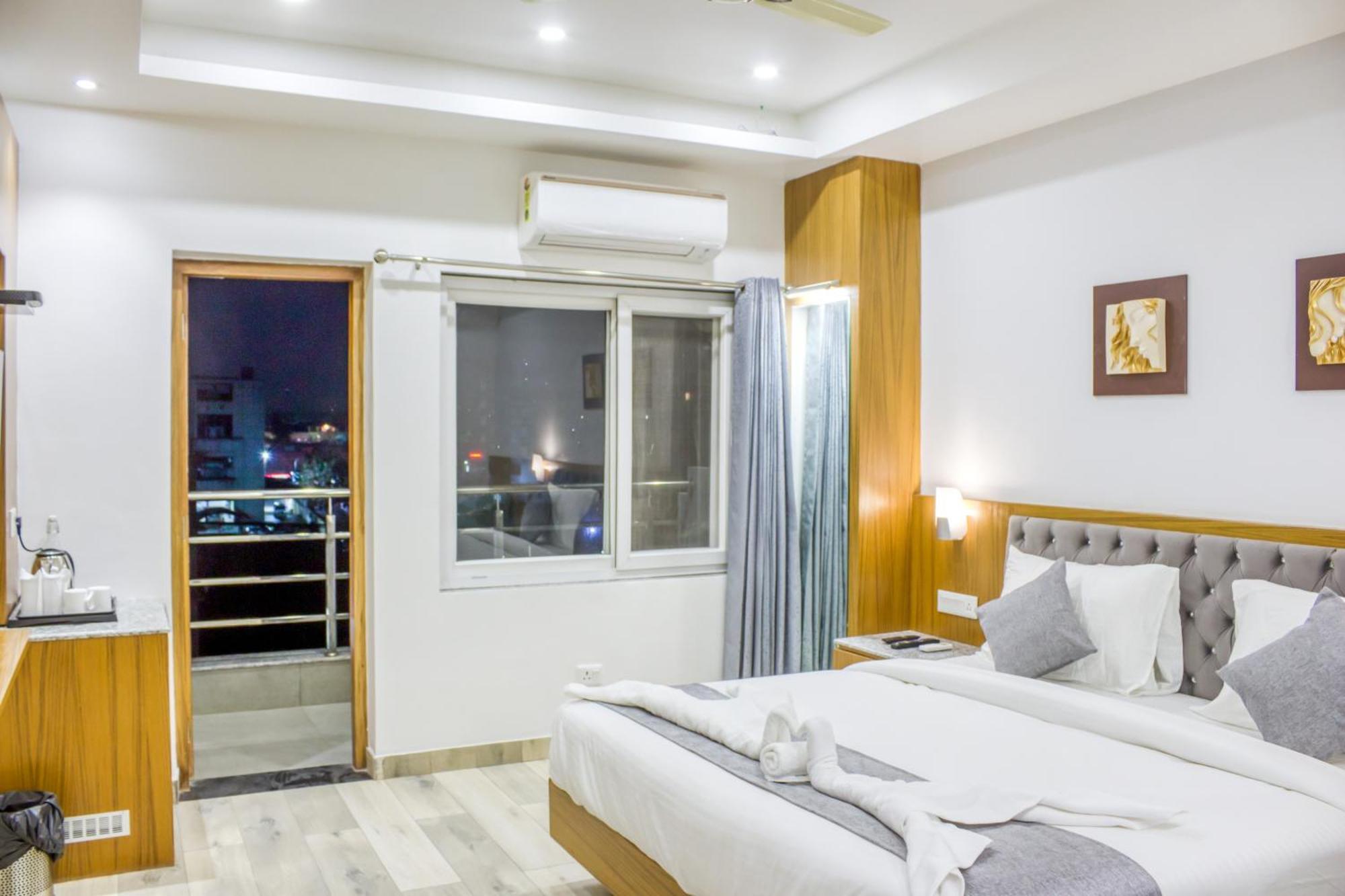 Zip By Spree Hotels Grand Legacy Prime Dehradun Esterno foto