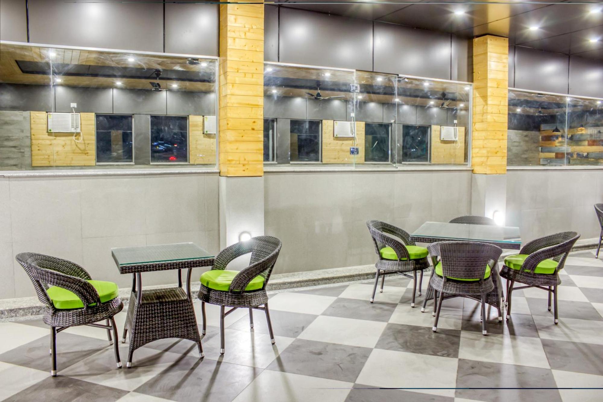 Zip By Spree Hotels Grand Legacy Prime Dehradun Esterno foto